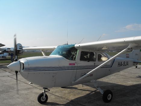 Cessna 172 HA-SJA 
