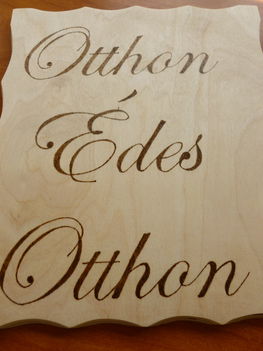 Édes otthon tábla