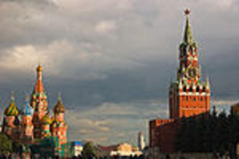 150px-StBasile_SpasskayaTower_Red_Square_Moscow