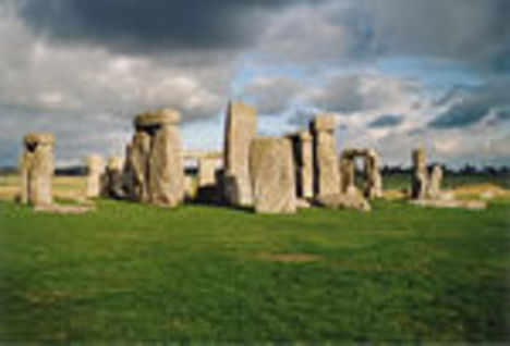 150px-Stonehenge_back_wide