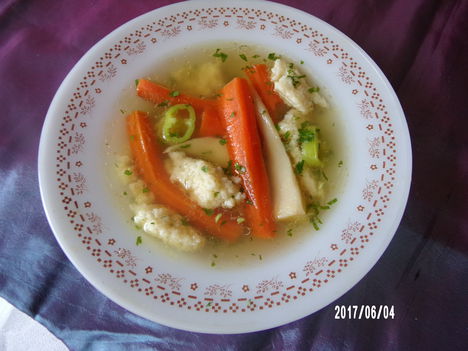 Kacsa aprólékból készült leves