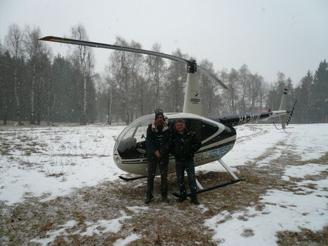Robinson helikopter télben, fagyban