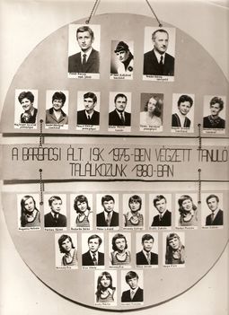 1975-ben maradtak ki. Nevelők: Fehér Károly osztályfőnök,  Szabó  Károly ig.