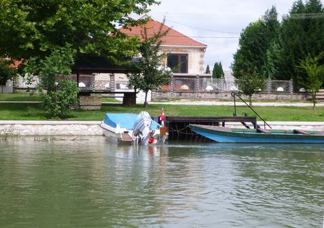 A Mosoni-Duna folyó belterületi partrendezés Halászinál, 2017. július 25.-én  7