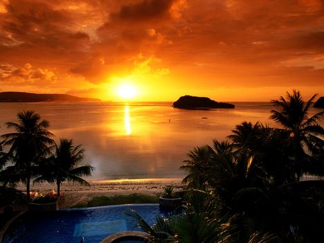 Agana_Bay_at_Sunset,_Tamuning,_Guam