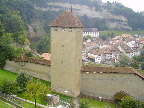 Középkori várfal