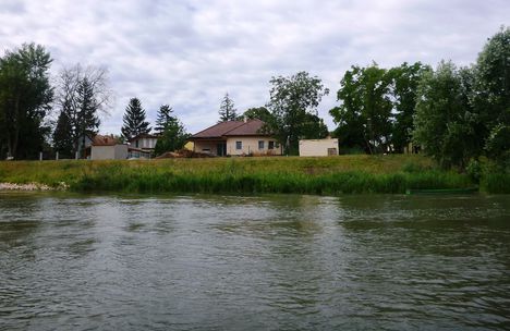 Mosoni-Duna Mecsér község belterülete melletti szakaszon, Mecsér 2017. július 26.-án 10