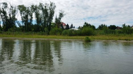 Mosoni-Duna Mecsér község belterülete melletti szakaszon, Mecsér 2017. július 26.-án 13