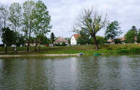 Mosoni-Duna Mecsér község belterülete melletti szakaszon, Mecsér 2017. július 26.-án 14