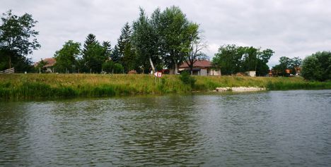 Mosoni-Duna Mecsér község belterülete melletti szakaszon, Mecsér 2017. július 26.-án 20