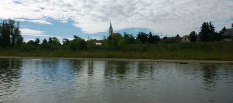 Mosoni-Duna Mecsér község belterülete melletti szakaszon, Mecsér 2017. július 26.-án 23