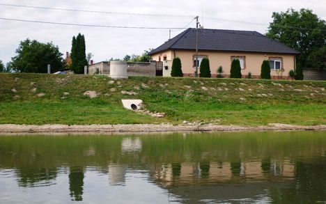 Mosoni-Duna Mecsér község belterülete melletti szakaszon, Mecsér 2017. július 26.-án 26