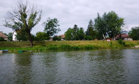 Mosoni-Duna Mecsér község belterülete melletti szakaszon, Mecsér 2017. július 26.-án 4