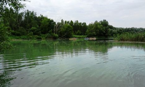 Vizitúrázók a Denkpáli ágvéglezárás felvizén, Dunasziget 2017. augusztus 07.-én