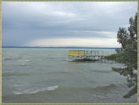 Balaton-Siófok esős időben. 1