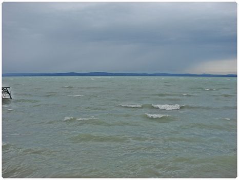 Balaton-Siófok esős időben. 2
