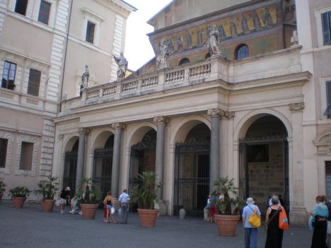 A S.Maria in Trastevere bejárata