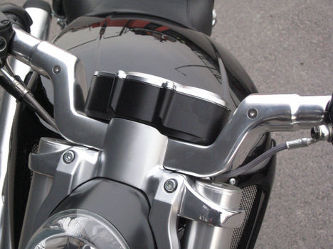 Motorok-Harley-Davidson-V-Rod-Muscle_16