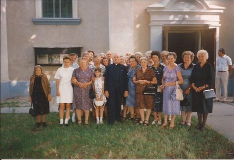 A templomnál 1992-ben