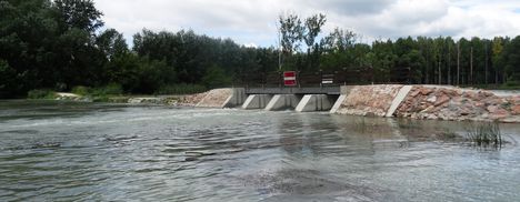 Farkaslyuki vízszintszabályozó műtárgy a Szigetközi hullámtéri vízpótlórendszerben, Ásványráró 2016. július 15.-én 2