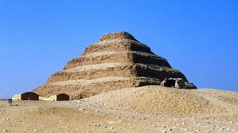 Kairó melletti piramis