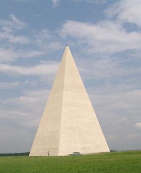 orosz piramis