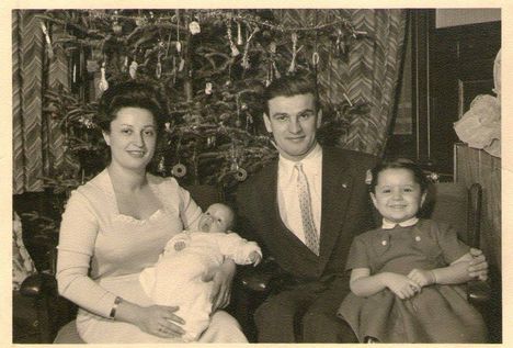 Kocsis Sándor családjával 1955-ben.