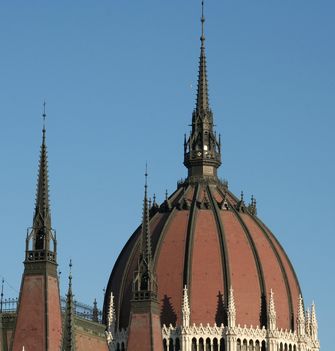 a kupola, ehhez hasonlított a budai Vár teteje is