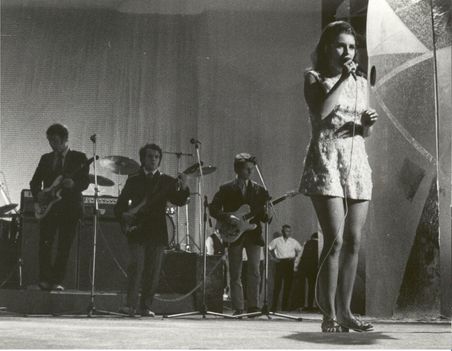 Az ECHO együttes egyetlen táncdalfesztiválon, 1969-ben szerepelt. Három énekesnőt is kísértek