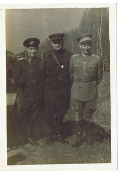 Hersitzky Lajos vezérőrnagy vietnámi és szovjet tisztekkel 1962
