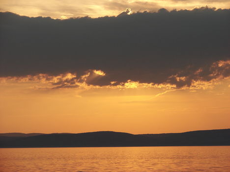 Balaton naplementéje, horgászokkal. 2