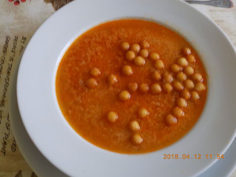 Tojásos leves levesgyönggyel 