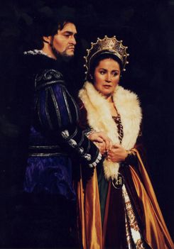 Pitti Katalin és Fried Péter -  Boleyn Annában  (Fotó Mezey Béla)
