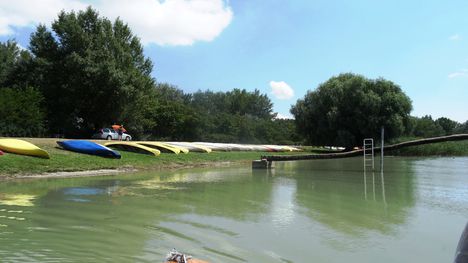 Vízpart Camping a Görgetegi Duna-ág mellett, Dunakiliti 2016. július 13.-án 1