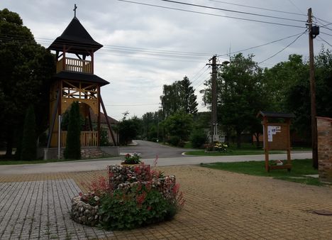 Kisbodaki "Fő tér" 2018. a Közösségi Ház előtt 