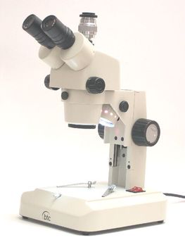 STM-VI sztereó trinokuláris mikroszkóp
