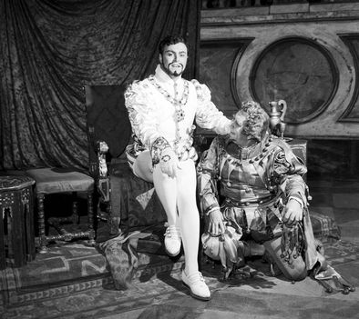 Luciano Pavarotti és Radnai György a Rigolettoban.