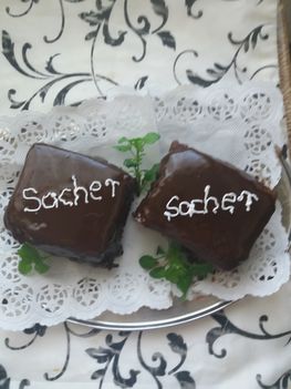 Mini Sacher torták