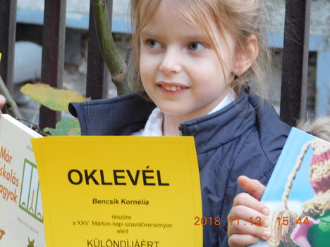 Nellke a Mártonnapi versmmodón különdíjas lett. 