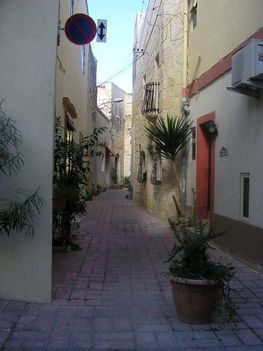 keskeny utca, Rabatban,a régifővárosban