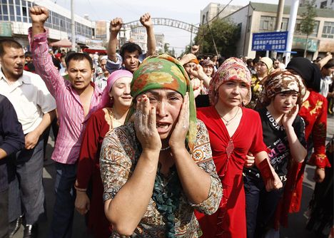 elkeseredett ujgurok 2009 júliusábna