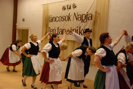 Keringő és polka 23