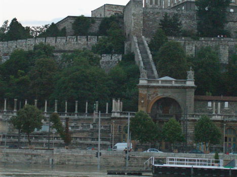 Budapest látképe a Dunáról (16)