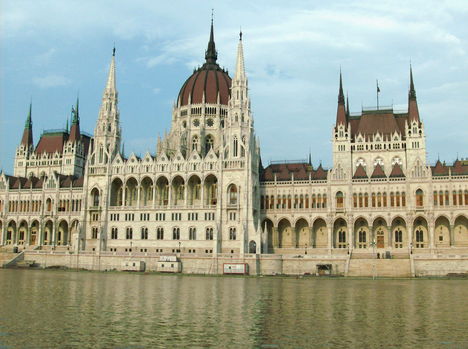 Budapest látképe a Dunáról (3)