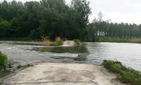 Barkási vízszintszabályozó műtárgy Barkási Duna.ágon, Dunasziget  2019. május 15.-én