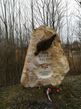 1956-os emlékmű a Mosoni-Duna partján, Kimle 2019. február 03.-án 2