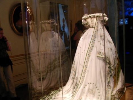 sisi-wedding-dress
