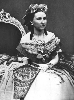 Charlotte, mexikó császárnéja (6)
