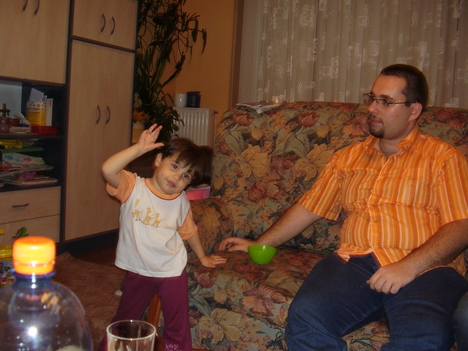 Fruzsi 3 éves Panna tesója és András fiam