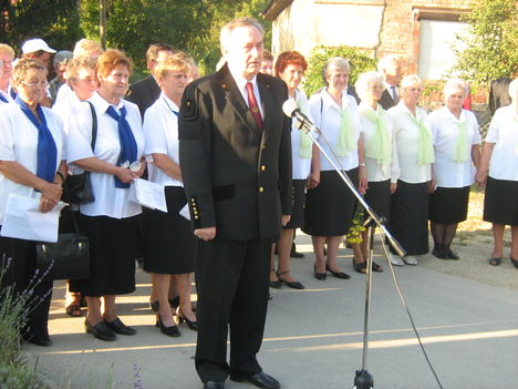 A nyugdíjasok aktívan részt vesznek az ünnepségen 5